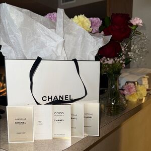 Chanel EAU De Toilette Vaporisateur Spray 1.5 ml .05FL.OZ